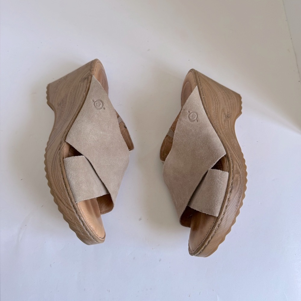 Born® Nora Handcrafted Suede Wedge Sandal Size 8 - Picture 3 of 16